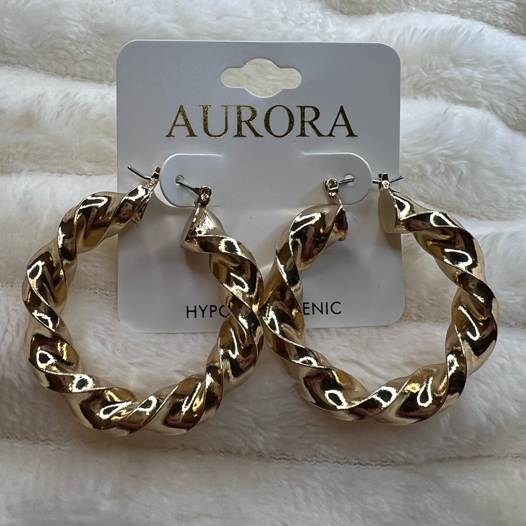 Twisted Gold Hoop Earrings Nwt